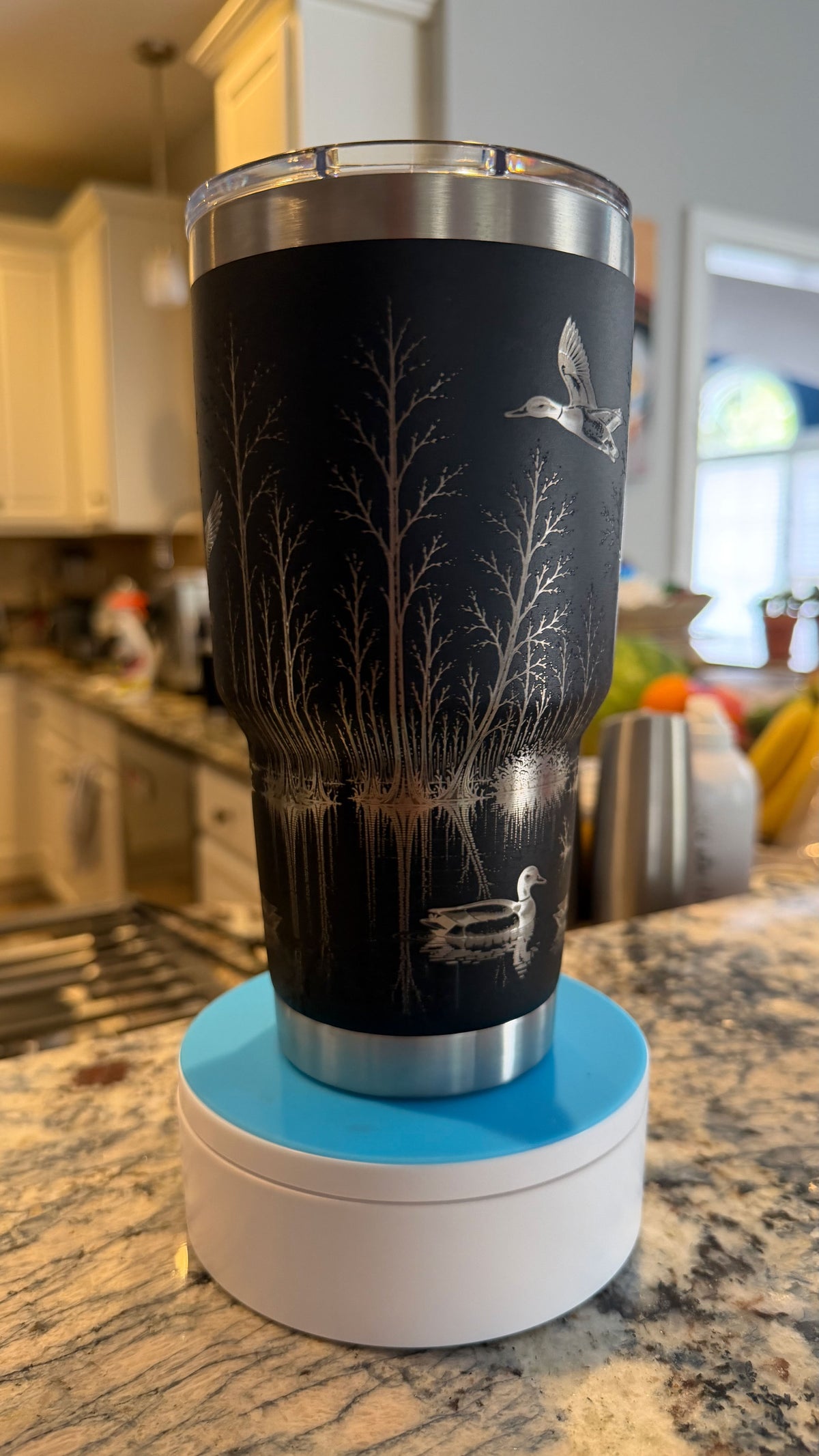Yeti 30 Oz Tumbler - Flight Outdoors Signature Collection - Duck / Waterfowl Dog