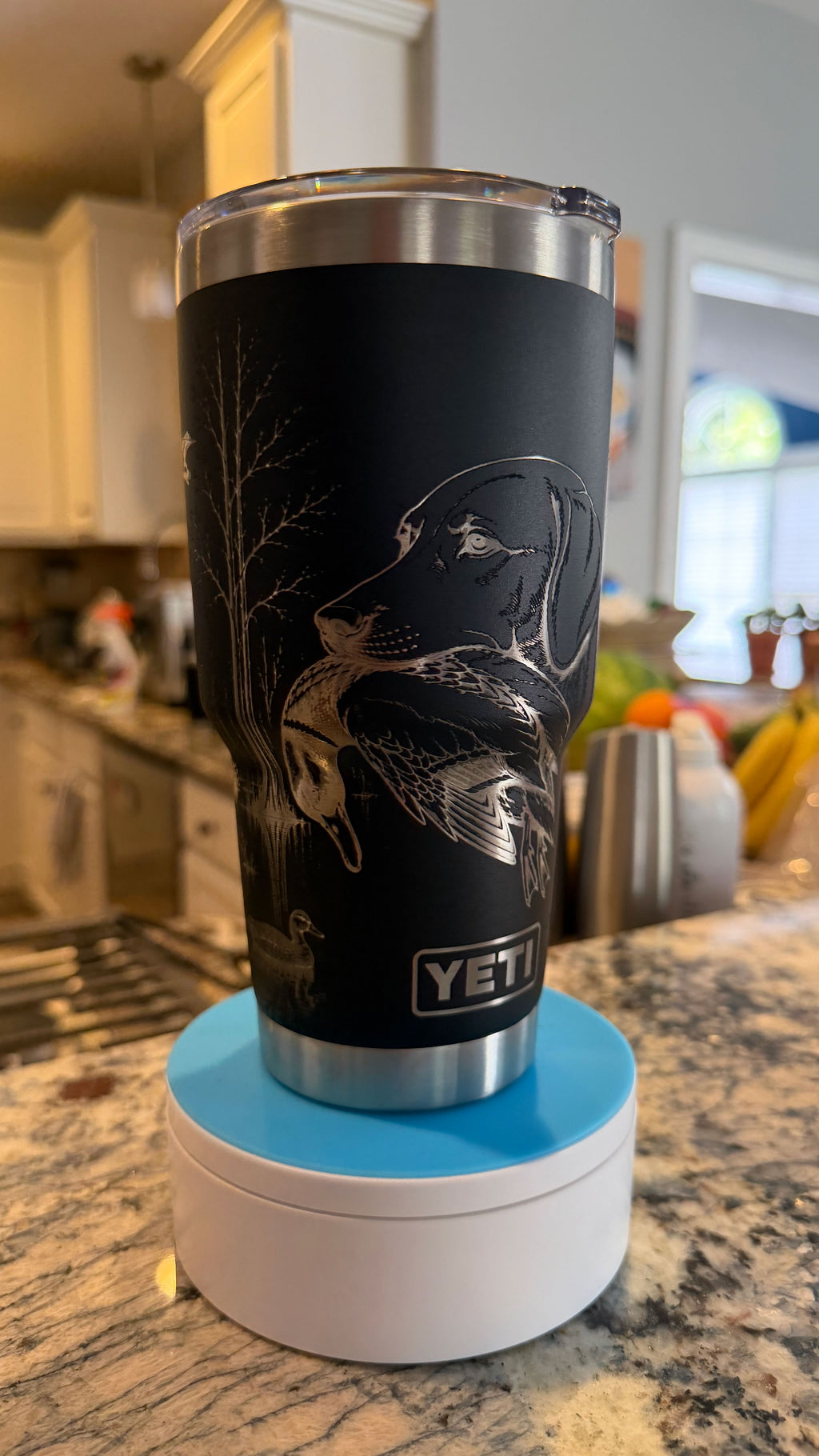 Yeti 30 Oz Tumbler - Flight Outdoors Signature Collection - Duck / Waterfowl Dog