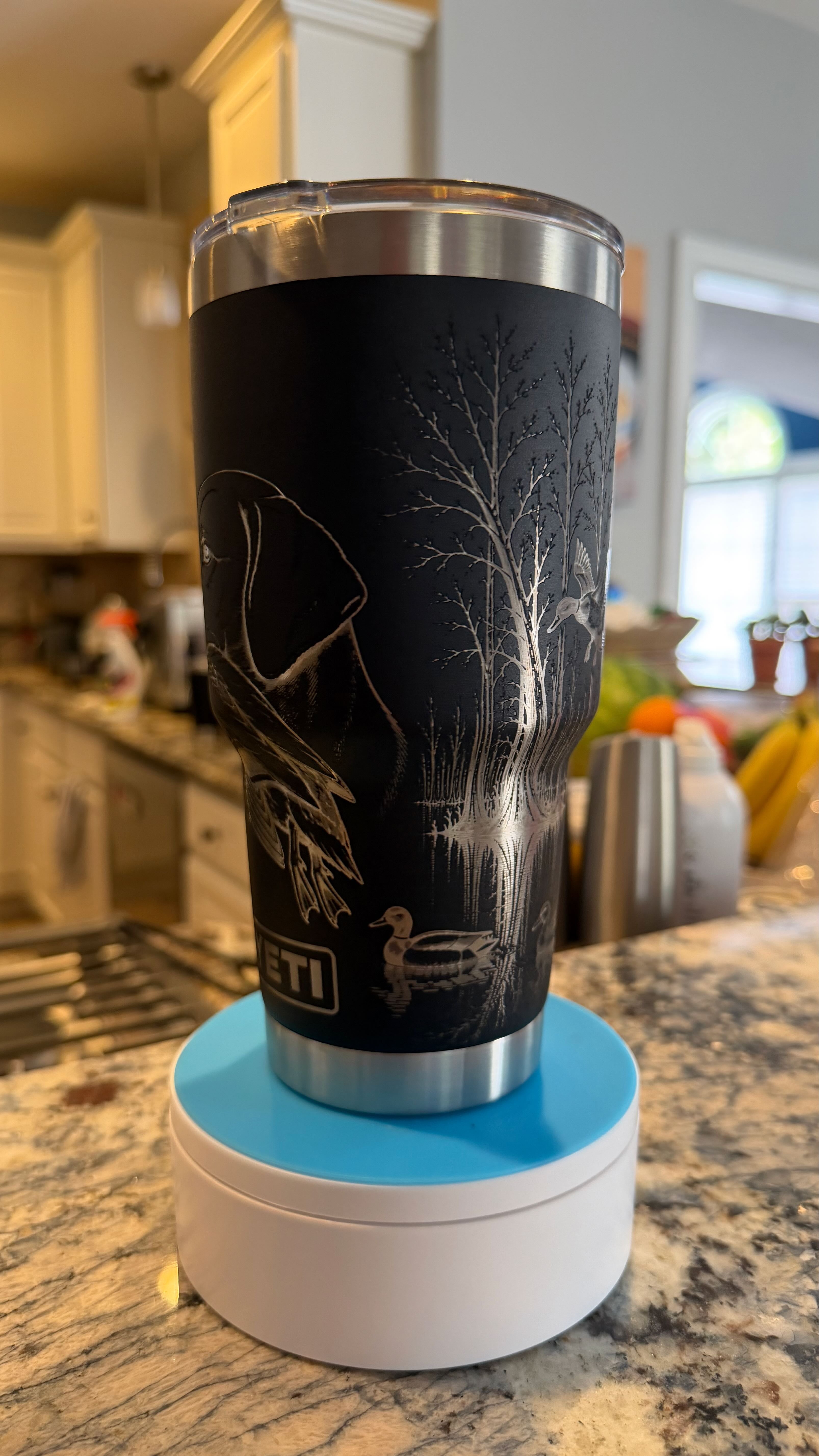 Yeti 30 Oz Tumbler - Flight Outdoors Signature Collection - Duck / Waterfowl Dog