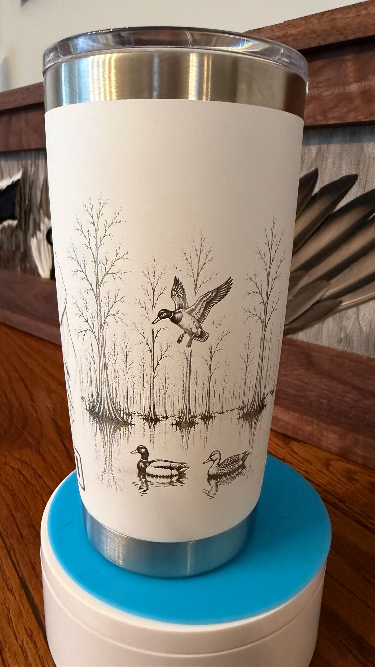 Yeti 20 Oz Tumbler - Flight Outdoors Signature Collection - Duck / Waterfowl Dog